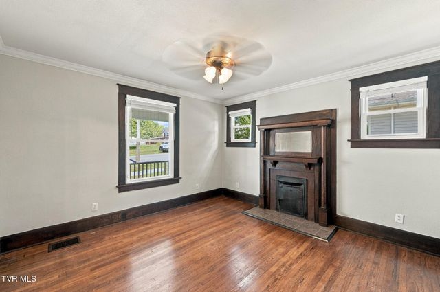 1107 Massachusetts Avenue, Bristol, VA 24201