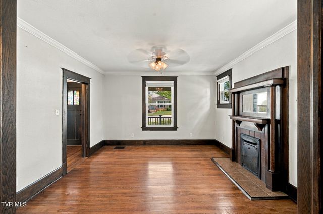 1107 Massachusetts Avenue, Bristol, VA 24201