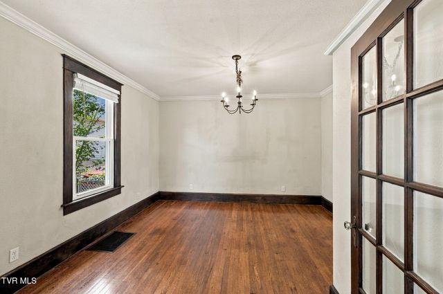 1107 Massachusetts Avenue, Bristol, VA 24201