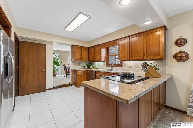 6432 Sorensen Lane, Omaha, NE 68122