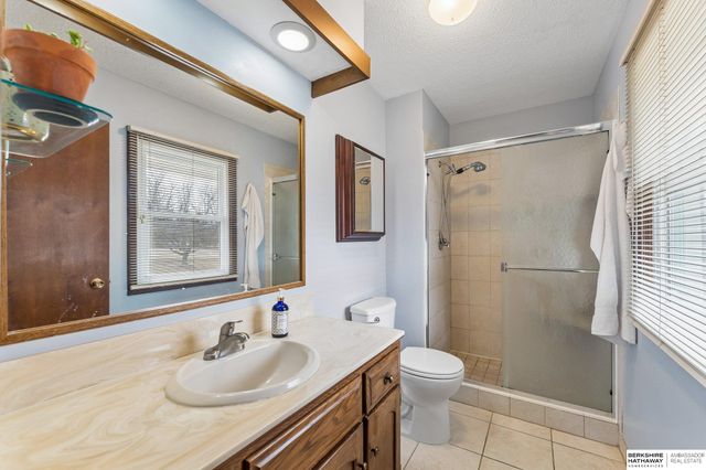 6432 Sorensen Lane, Omaha, NE 68122