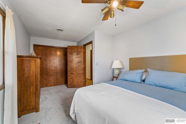 6432 Sorensen Lane, Omaha, NE 68122