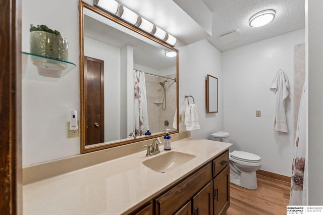 6432 Sorensen Lane, Omaha, NE 68122