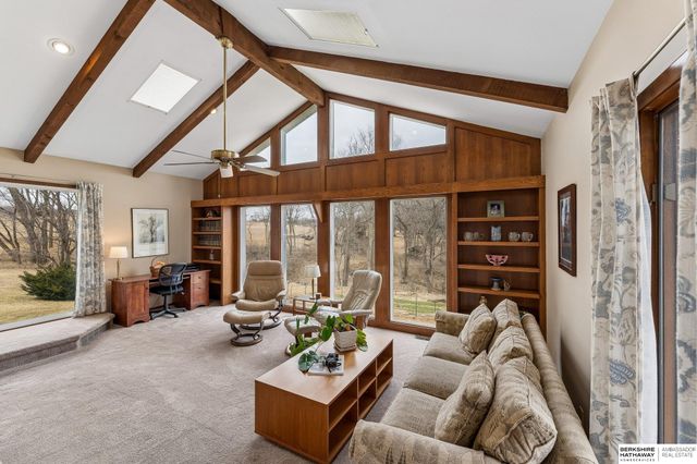 6432 Sorensen Lane, Omaha, NE 68122