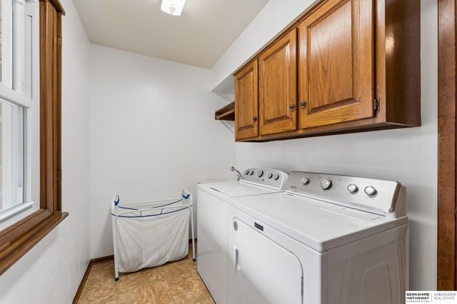 6432 Sorensen Lane, Omaha, NE 68122