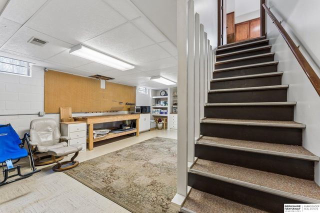 6432 Sorensen Lane, Omaha, NE 68122