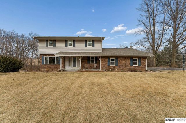 6432 Sorensen Lane, Omaha, NE 68122