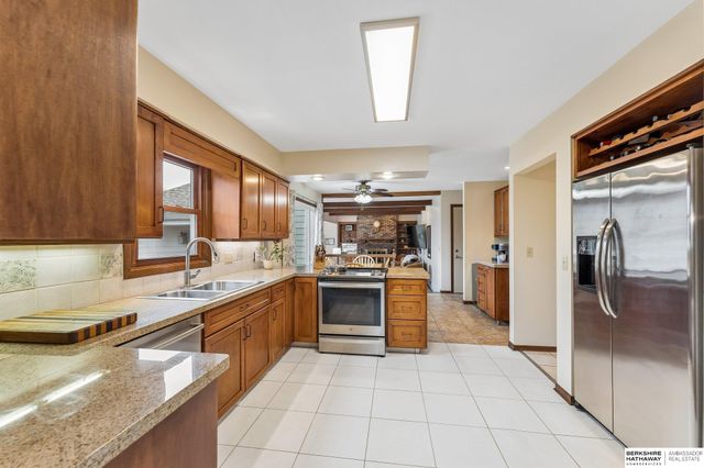 6432 Sorensen Lane, Omaha, NE 68122