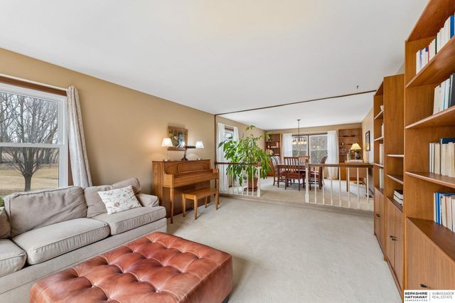 6432 Sorensen Lane, Omaha, NE 68122