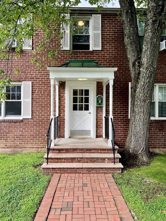 101 Carpenter Avenue B5, Mount Kisco, NY 10549 — exterior