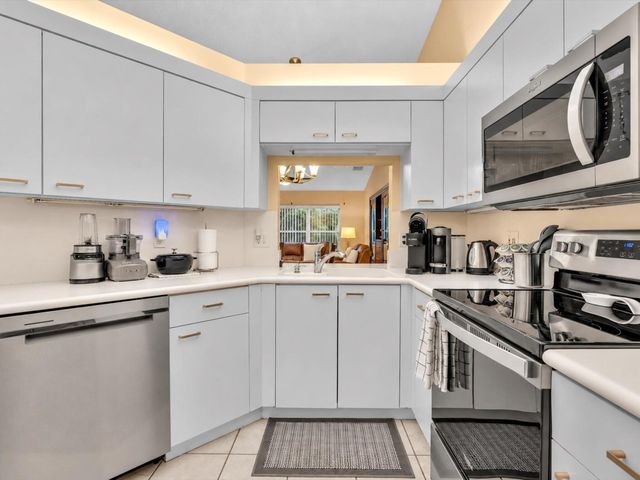 110 SAUSALITO Drive, Boynton Beach, FL 33436