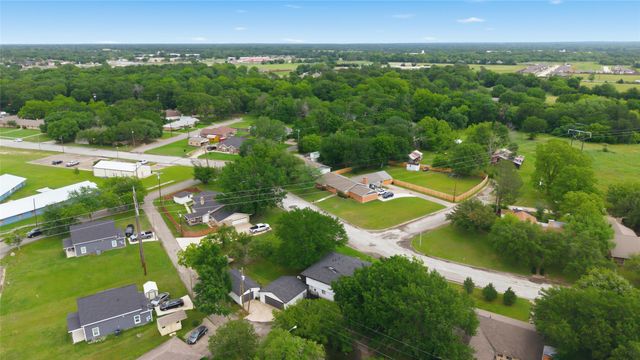 3008 Choctaw Road, Commerce, TX 75428