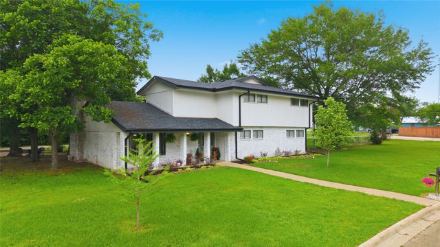 3008 Choctaw Road, Commerce, TX 75428