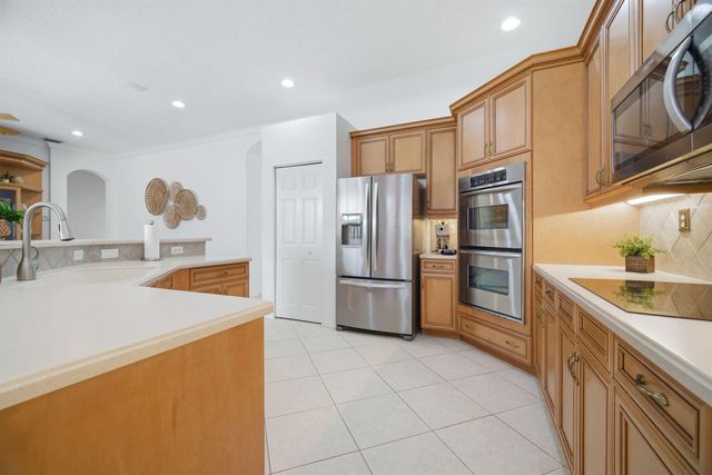 6018 NW 56th Circle NW, Coral Springs, FL 33067