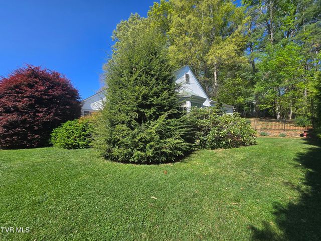 570 Valley Drive, Bristol, VA 24201