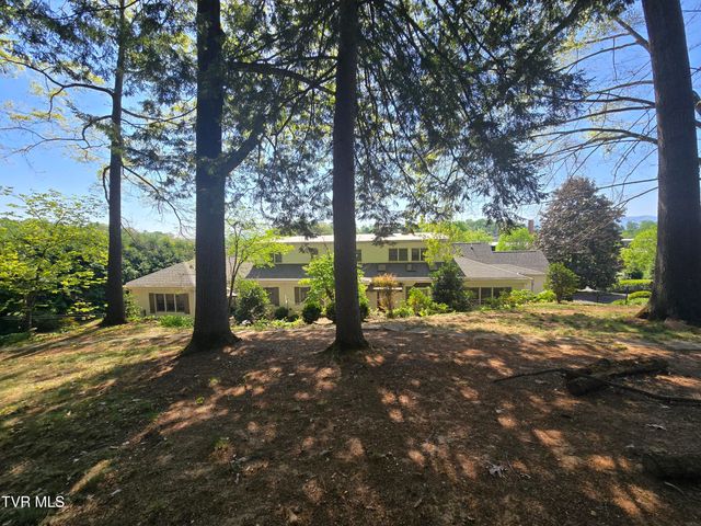 570 Valley Drive, Bristol, VA 24201