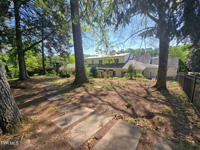 570 Valley Drive, Bristol, VA 24201
