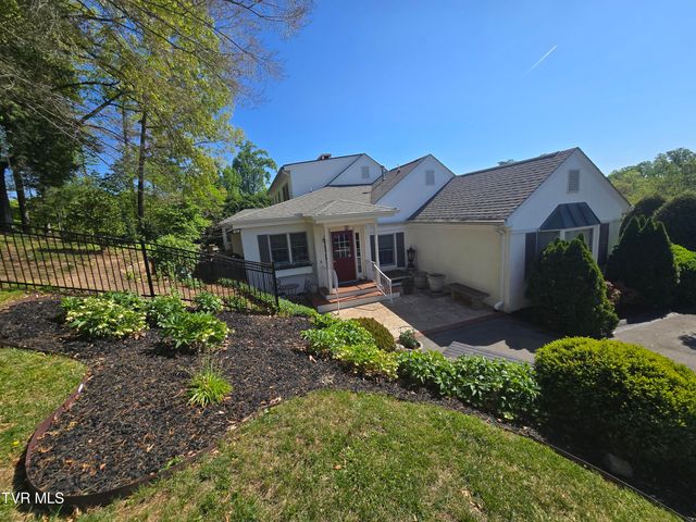 570 Valley Drive, Bristol, VA 24201