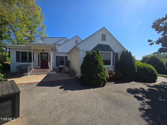570 Valley Drive, Bristol, VA 24201