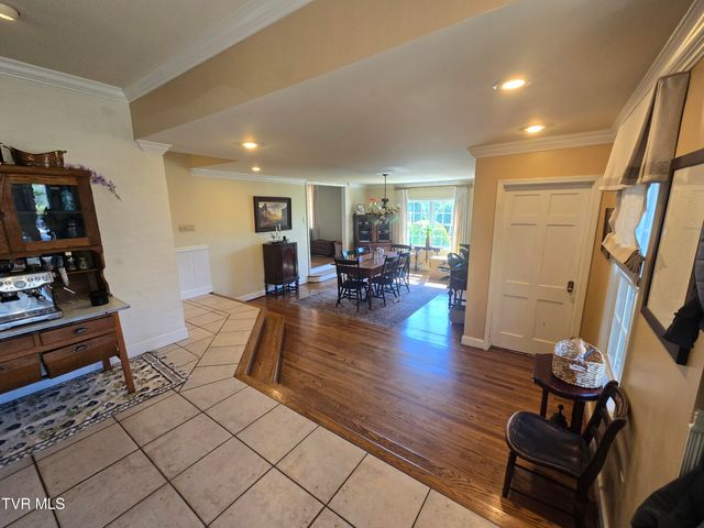570 Valley Drive, Bristol, VA 24201