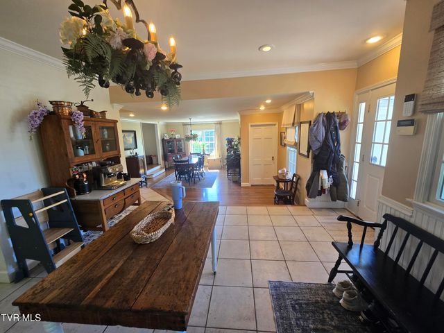 570 Valley Drive, Bristol, VA 24201