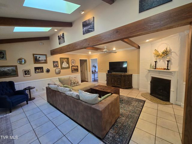 570 Valley Drive, Bristol, VA 24201