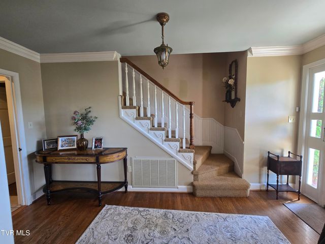 570 Valley Drive, Bristol, VA 24201
