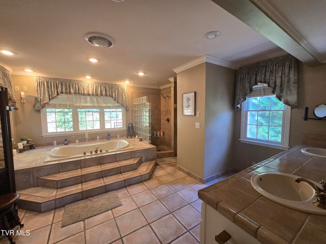 570 Valley Drive, Bristol, VA 24201