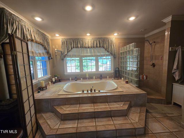 570 Valley Drive, Bristol, VA 24201