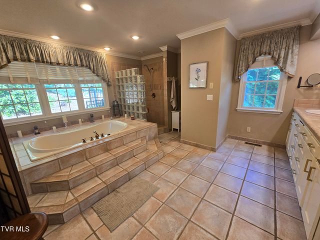 570 Valley Drive, Bristol, VA 24201