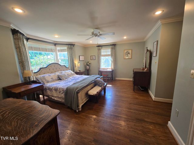 570 Valley Drive, Bristol, VA 24201
