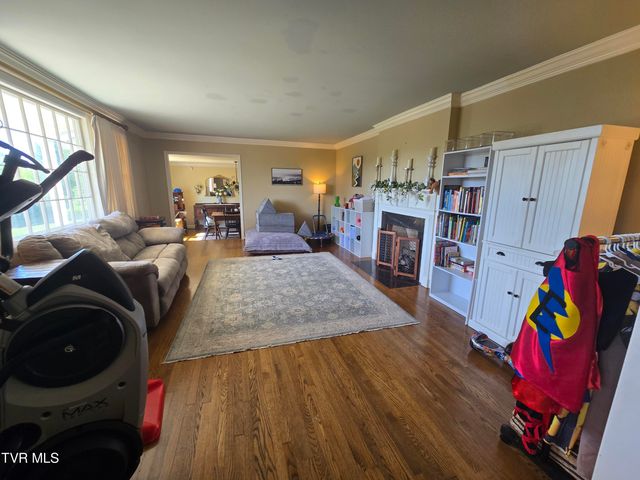 570 Valley Drive, Bristol, VA 24201