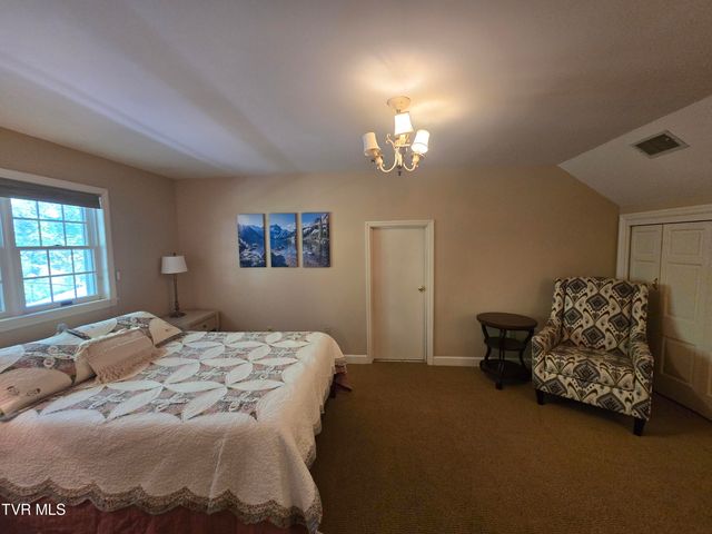 570 Valley Drive, Bristol, VA 24201