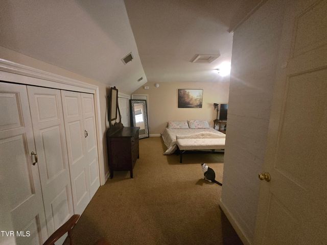 570 Valley Drive, Bristol, VA 24201