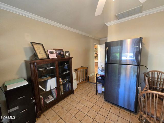 570 Valley Drive, Bristol, VA 24201