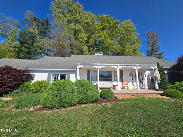 570 Valley Drive, Bristol, VA 24201