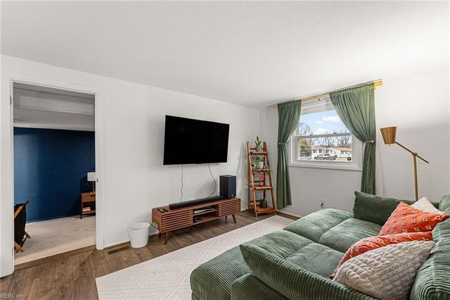 2000 Egger CIR, Hampton, VA 23663