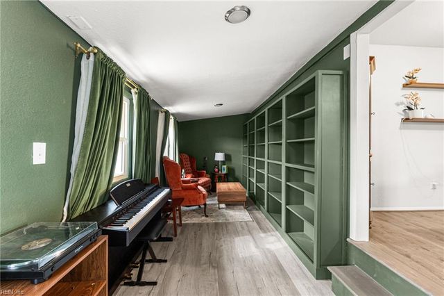 2000 Egger CIR, Hampton, VA 23663