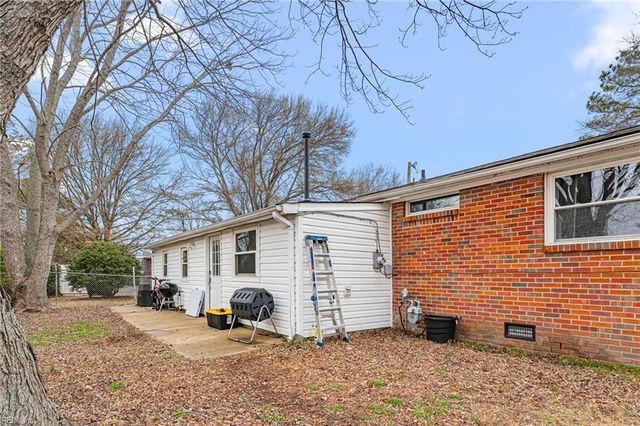 2000 Egger CIR, Hampton, VA 23663