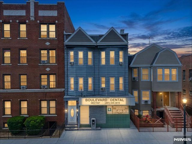 2275 John F Kennedy Boulevard 2, Jersey City, NJ 07304