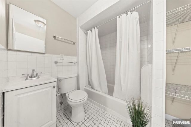 2275 John F Kennedy Boulevard 2, Jersey City, NJ 07304