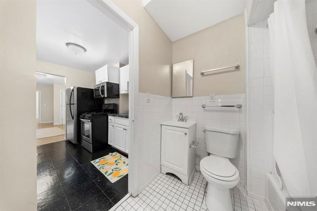 2275 John F Kennedy Boulevard 2, Jersey City, NJ 07304