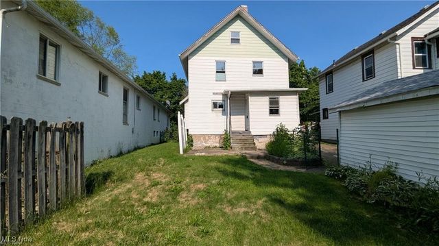 2242 East Avenue, Akron, OH 44314