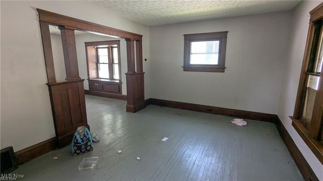 2242 East Avenue, Akron, OH 44314