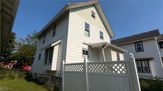 2242 East Avenue, Akron, OH 44314