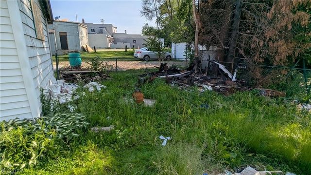 2242 East Avenue, Akron, OH 44314