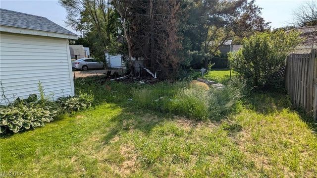 2242 East Avenue, Akron, OH 44314