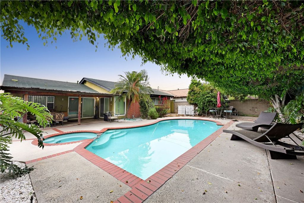 11858 Haro Ave, Downey, CA 90241