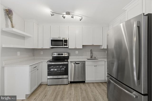 100 MARCUM CT, Sterling, VA 20164