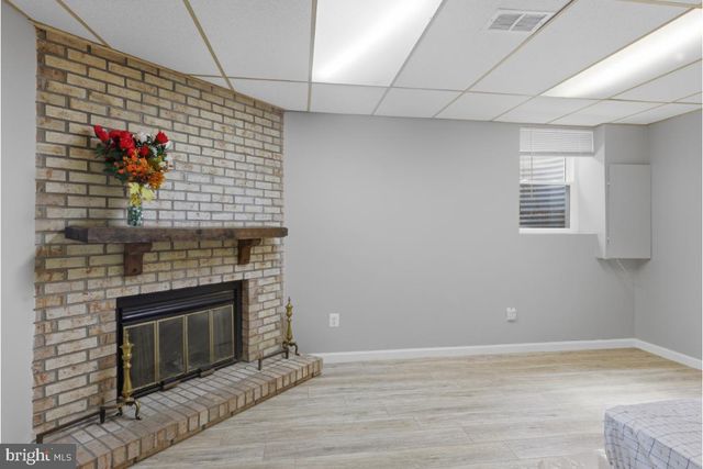100 MARCUM CT, Sterling, VA 20164
